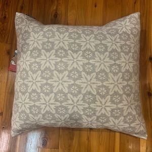 NEW❄️David Fussenegger Vienna Winter Snowflake pillow 20x20Made in 🇦🇹 Austria